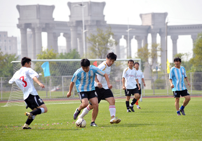 91分钟绝杀，1-0！国足苦主创奇迹，晋级世青赛，庆祝如同夺冠般